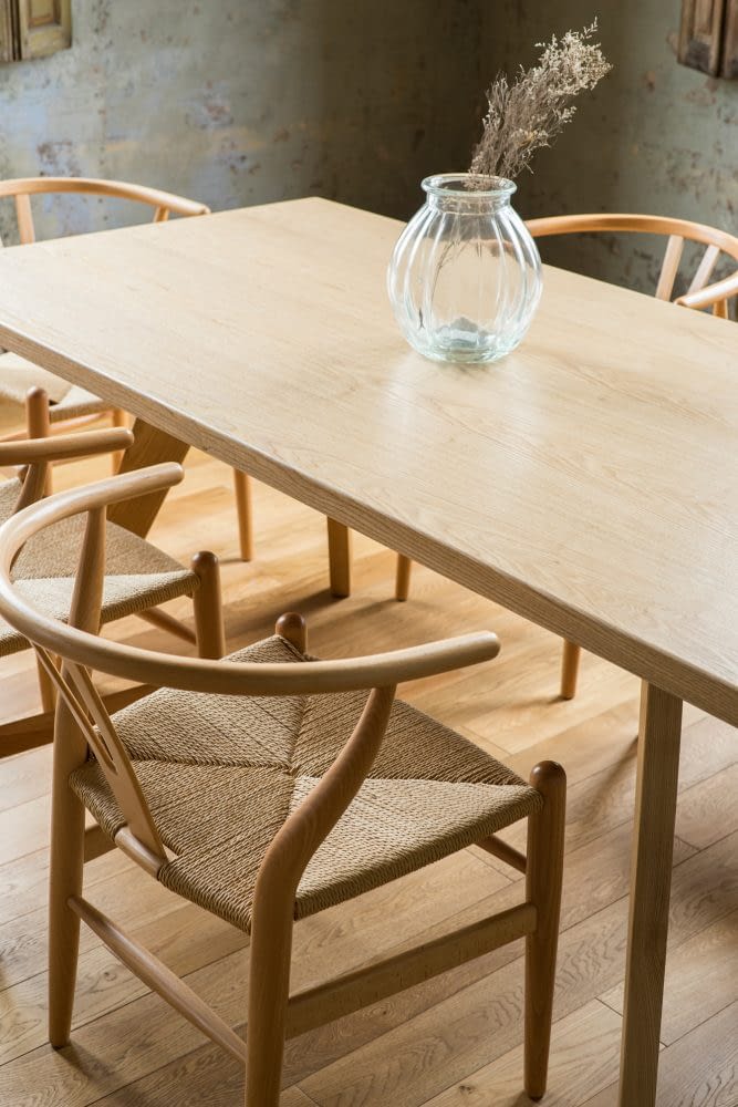 Juego 1 Mesa EM 190cm y 6 Sillas Wishbone Haya - SAMIC Uruguay