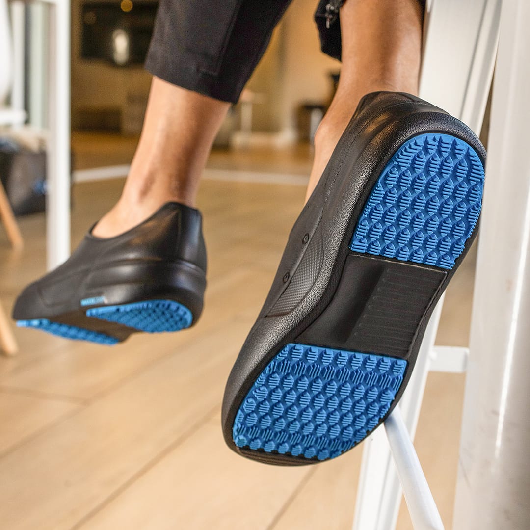 Zapato Zueco De Goma Antideslizante Negro Maxxi - Imagen 7